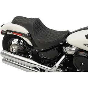 Drag - Predator Iii Seat - Double Daimond, Silver Thread - '18-21 Softail 1