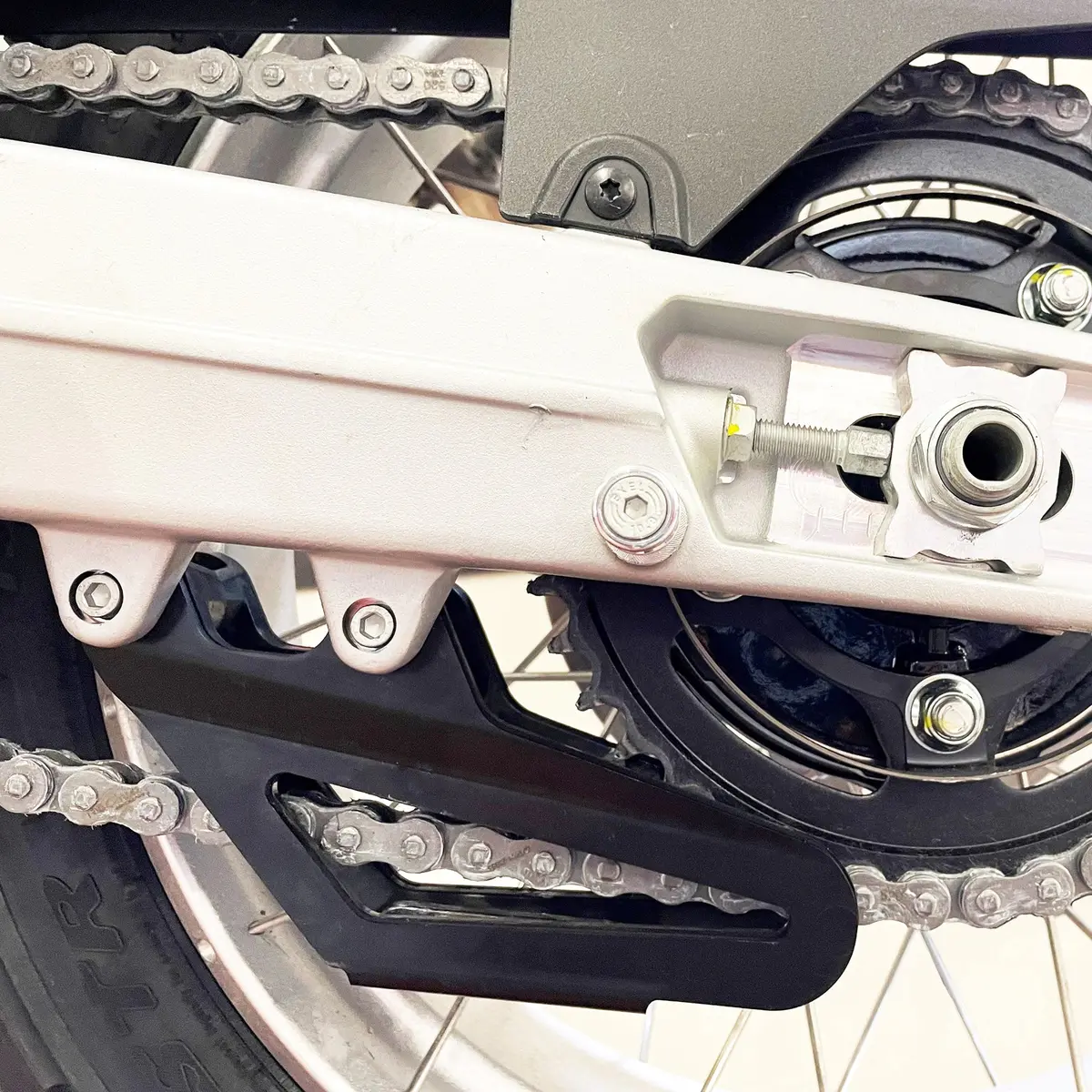 Aprilia Tuareg 660 Chain Guide Kit 1