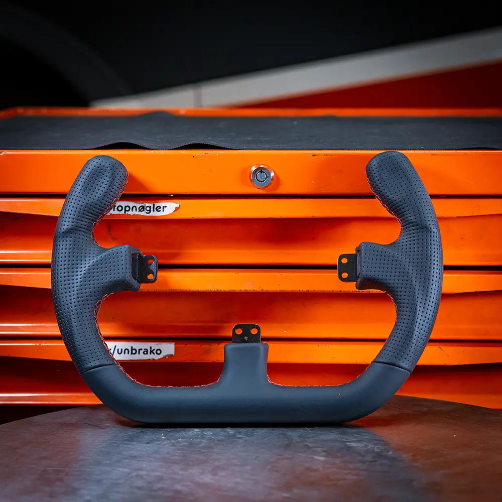Aro Open D Leather Asetek Simsports 1