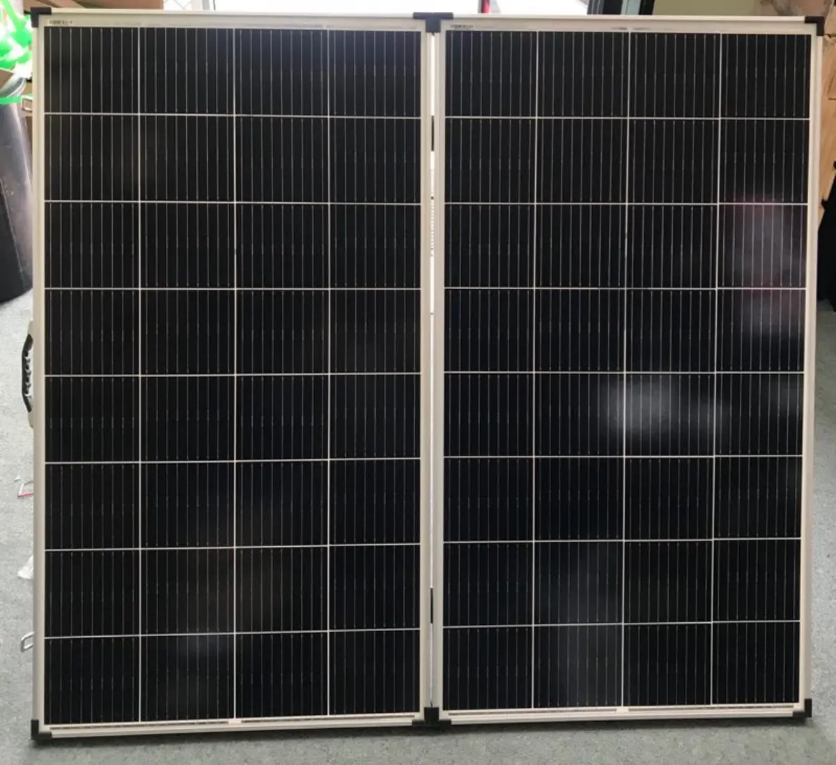 300W Folding Solar Panel 300W Foldable Solar Charger 1