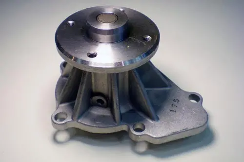 Gmb Water Pump For Nissan Caravan, Datsun, Navara - Gwn40a 1