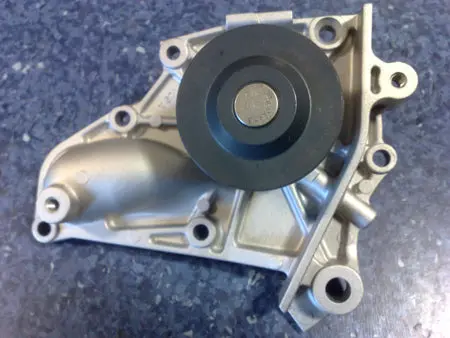 Gmb Water Pump For Lexus Is200, Toyota Altezza, Caldina, Camry, Celica - Gwt122a 1