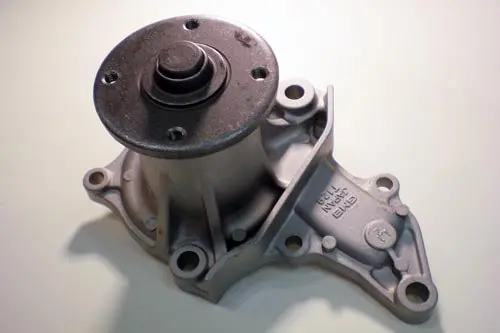 Gmb Water Pump For Toyota Carina, Corolla, Sprinter - Gwt129a 1