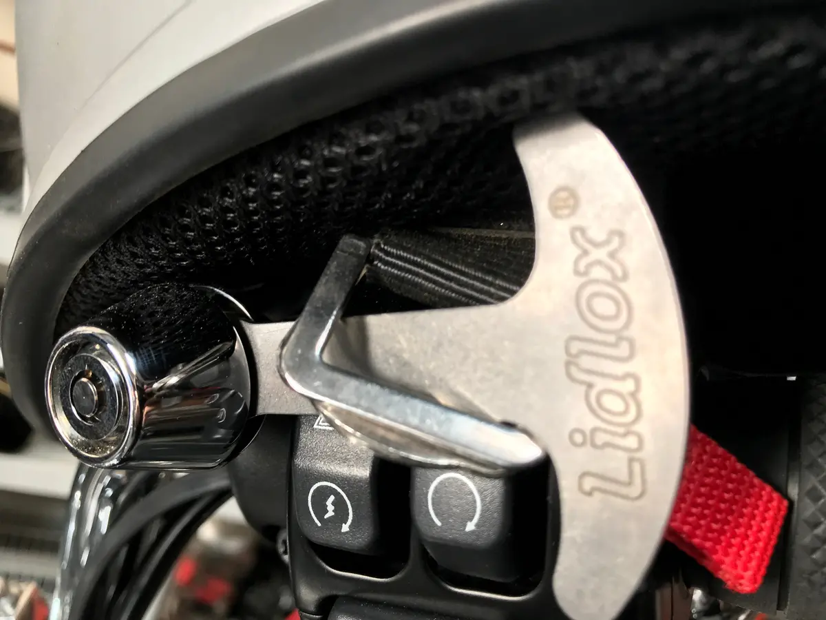 Lidlox Helmet Lock - Dyna/Softail/Fxr/Bagger/(Sportster 04 And Earlier) 4