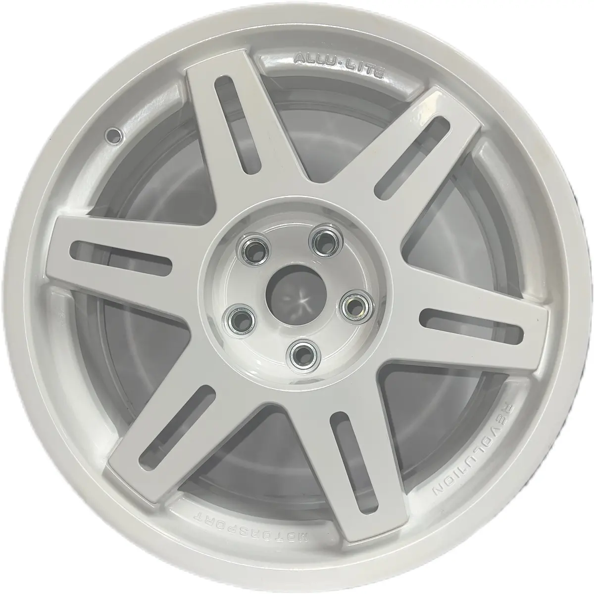18" Revolution Millenium Ii White 1