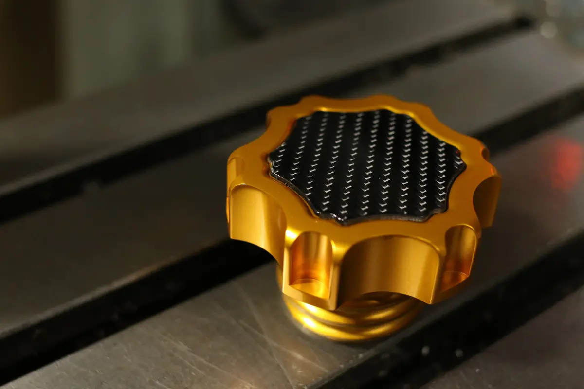 Speed-Kings Carbon Gas Cap Insert 2