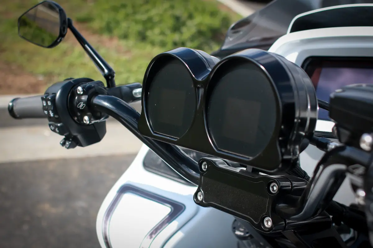 Speed-Kings Aniston Road Glide Gauge Bezel 1