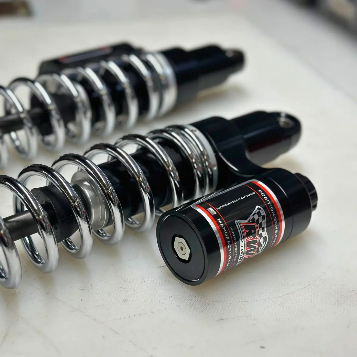 Rwd Rs-2 Rear Shock Absorber For 1991 - 2017 Dyna (Chrome Springs) 1