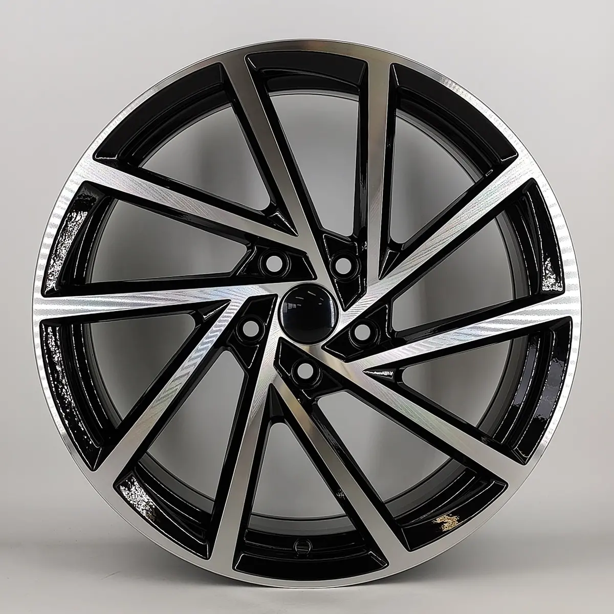 8X18 Vw Spielberg 5/112 Black Polished 1