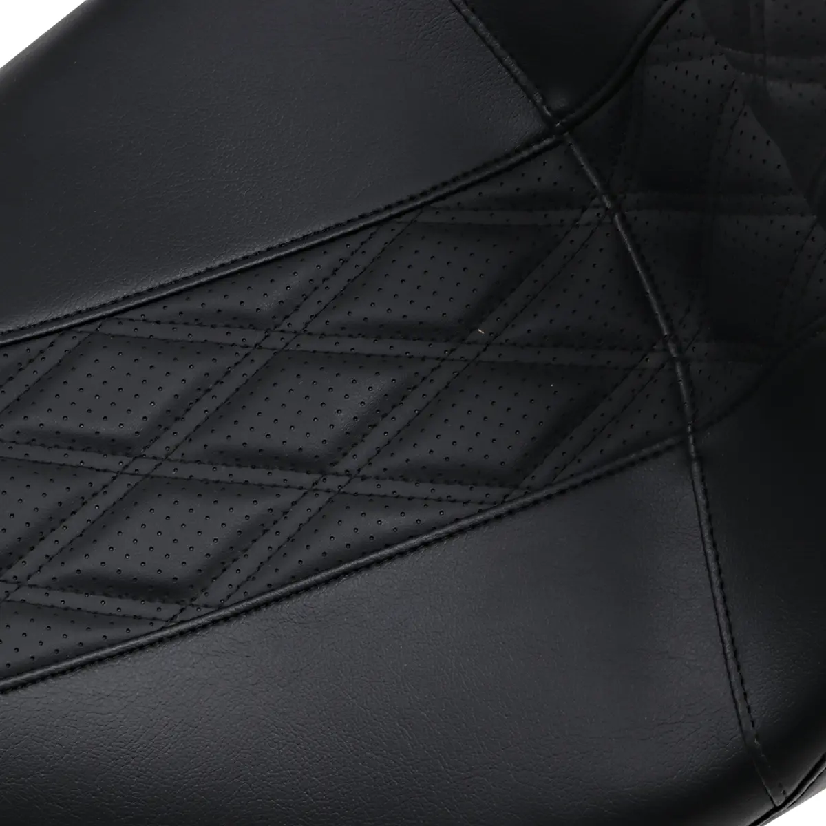Le Pera Outcast Gt Seat - 2-Up - With Backrest - Black Double Diamond - Perforated (Lk-997Brgt2) Touring 08-22, Cvo 14 2